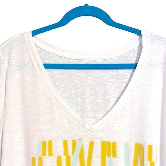 Ava & Viv white, green, blue V-neck short sleeve abstract graphic t-shirt 3X - Picture 4 of 8